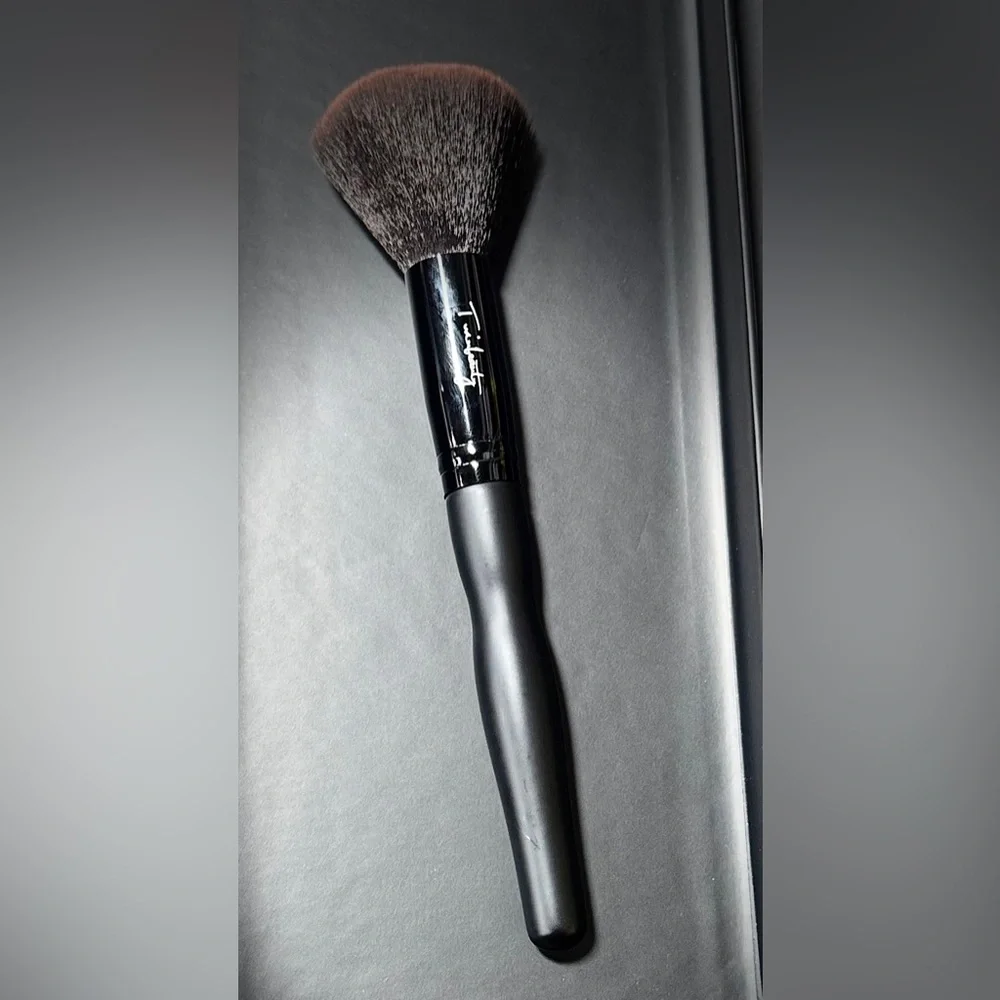 TwinBeauty Blush Concealor Brush NEW